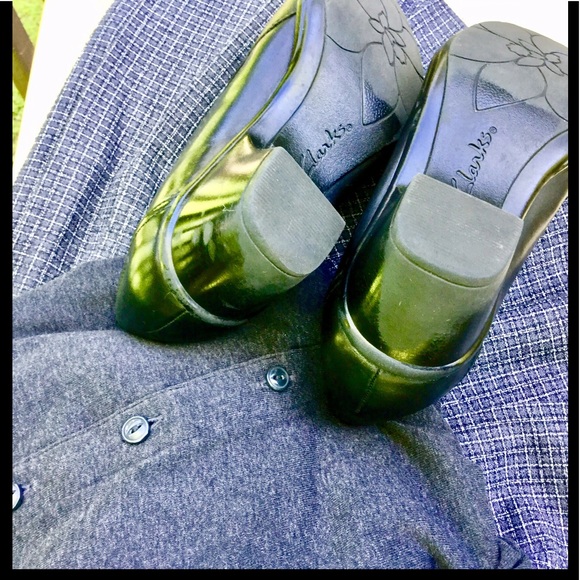 Clarks Shoes Black Slip On Size 7M - Picture 6 of 8